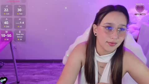 Snapshot of skarlet_adams chatting on 22, 7, 2026 Alice online show from 22, 7, 2026