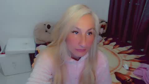 Snapshot of skarlett2072 chatting on 23, 2, 2026 Arlett online show from 23, 2, 2026