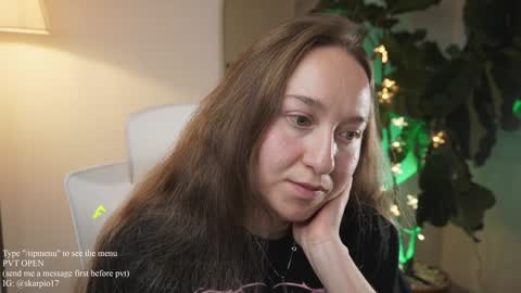 Im Scarlett  ONLINE  5pm-10pm NYC time  online show from 13, 12, 2024