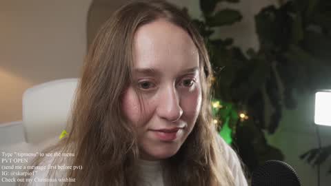 Im Scarlett  ONLINE  5pm-10pm NYC time  online show from 18, 12, 2024