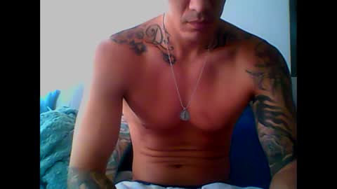 Snapshot of skater19xxx chatting on 20, 1, 2025 miguel online show from 20, 1, 2025