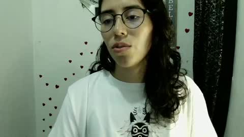 Snapshot of skinny_hot723 chatting on 17, 5, 2026 Raelle online show from 17, 5, 2026