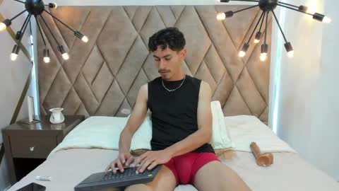 skinny jean  online show from 15, 4, 2026