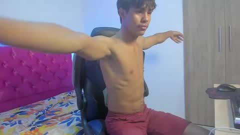 Snapshot of skinny_sam23 chatting on 24, 4, 2026 sam online show from 24, 4, 2026