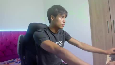 Snapshot of skinny_sam23 chatting on 29, 4, 2026 sam online show from 29, 4, 2026