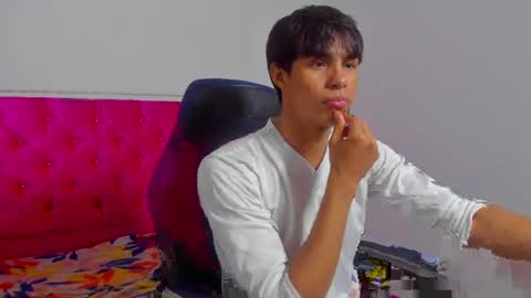 Snapshot of skinny_sam23 chatting on 10, 5, 2026 sam online show from 10, 5, 2026