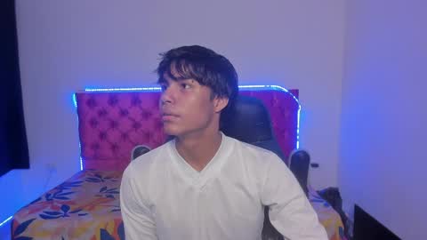 Snapshot of skinny_sam23 chatting on 21, 5, 2026 sam online show from 21, 5, 2026