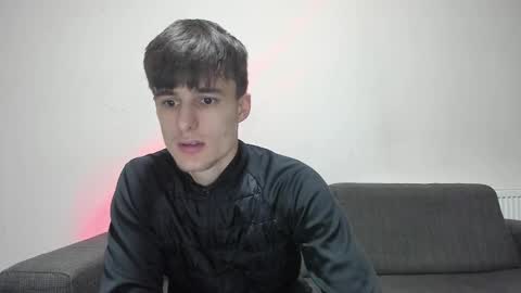 skinnyguywithbigd online show from 5, 1, 2025