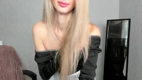 Snapshot of skinnyladyy chatting on 2, 2, 2025 Skinnyladyy online show from 2, 2, 2025