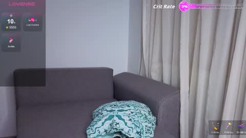 Snapshot of skinnymode chatting on 6, 11, 2025 SkinnyMode online show from 6, 11, 2025