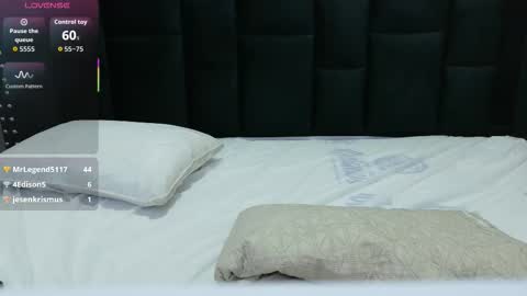 Snapshot of skinnyneighbour_ chatting on 5, 12, 2025 Karla online show from 5, 12, 2025