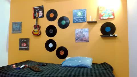 Snapshot of skinnyverus18 chatting on 3, 12, 2025 VERUS online show from 3, 12, 2025