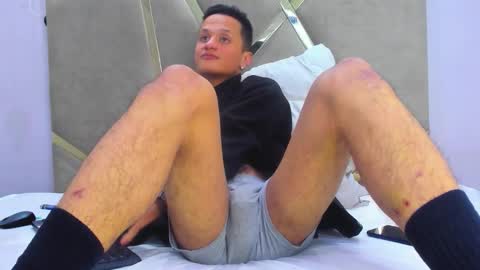 Snapshot of skinnyzeth chatting on 16, 10, 2025 SkinnyZeth online show from 16, 10, 2025