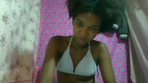 Snapshot of skinygirl2 chatting on 7, 7, 2026 skinygirl2 online show from 7, 7, 2026