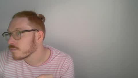 Snapshot of sklave_s chatting on 3, 8, 2026 sklave_s online show from 3, 8, 2026