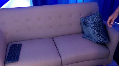 Liam Vokov online show from 28, 10, 2025