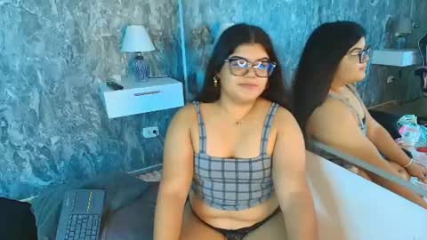 sky_white_ online show from 18, 7, 2026
