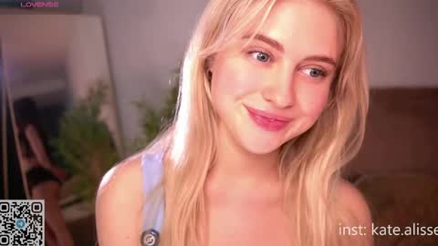 Snapshot of skyeveil chatting on 15, 5, 2026 Skye online show from 15, 5, 2026