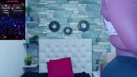 Snapshot of skyler_naomi chatting on 2, 5, 2026 skyler_naomi online show from 2, 5, 2026