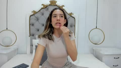 Snapshot of skylerwhite02 chatting on 6, 6, 2026 Skyler online show from 6, 6, 2026