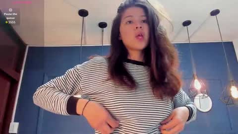 Snapshot of skyy_bloom chatting on 19, 11, 2025 Sky online show from 19, 11, 2025