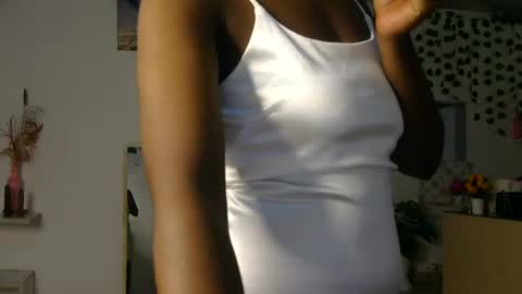 Snapshot of skyy_brown chatting on 23, 6, 2026 Bella online show from 23, 6, 2026