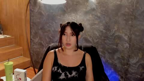 Snapshot of skyylee_ chatting on 28, 4, 2026 abby online show from 28, 4, 2026