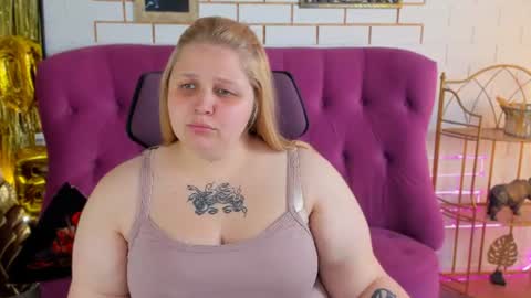 Snapshot of sladadeew chatting on 17, 6, 2026 Slada Deew online show from 17, 6, 2026