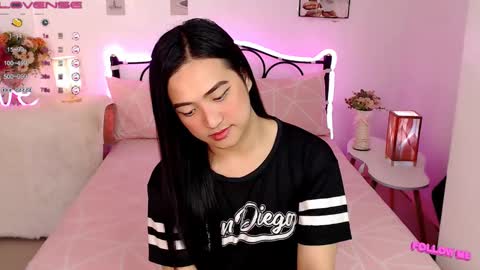 Queen Cyrine online show from 8, 3, 2025