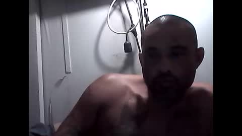 Snapshot of slickstre chatting on 15, 4, 2026 slickstre online show from 15, 4, 2026