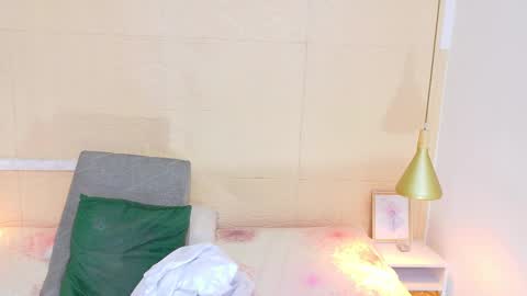 slim_chocobar18 online show from 22, 2, 2025