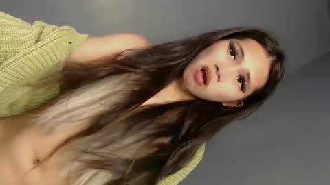 slut4attention online show from 18, 4, 2026