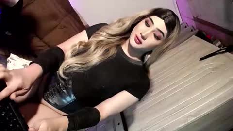 Snapshot of slut_bigcock chatting on 11, 5, 2026 Nathalie online show from 11, 5, 2026