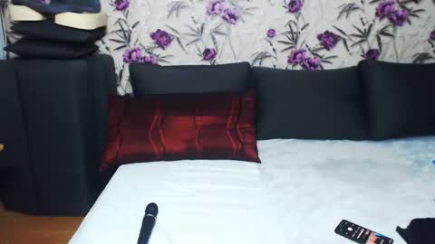 slutihmami online show from 22, 11, 2025