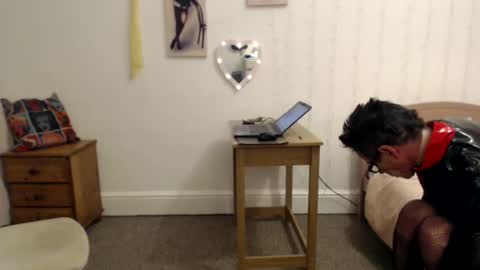 Slut Suzy online show from 8, 1, 2025