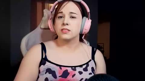 Snapshot of sluttia chatting on 3, 3, 2026 Heavenly online show from 3, 3, 2026