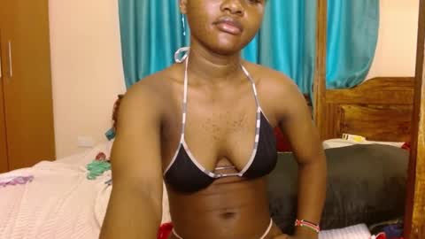 Snapshot of slutty_charmmz chatting on 26, 4, 2026 Bree online show from 26, 4, 2026