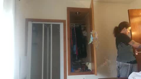 Snapshot of sluttysuzie17 chatting on 6, 5, 2026 SluttySuzie17 online show from 6, 5, 2026