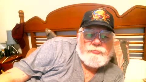 Snapshot of slydevil_1954 chatting on 12, 9, 2025 Slydevil online show from 12, 9, 2025