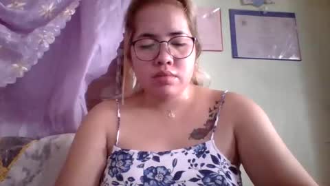 Snapshot of small_boobs59 chatting on 16, 9, 2025 Lovewella online show from 16, 9, 2025