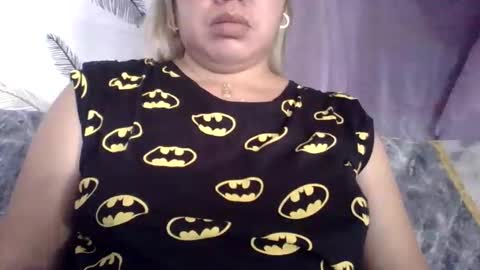 Snapshot of small_boobs59 chatting on 19, 9, 2025 Lovewella online show from 19, 9, 2025