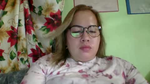 Snapshot of small_boobs59 chatting on 9, 2, 2026 Lovewella online show from 9, 2, 2026