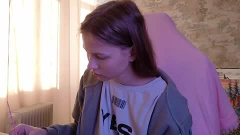 Snapshot of small_emma0 chatting on 6, 4, 2026 Emma online show from 6, 4, 2026
