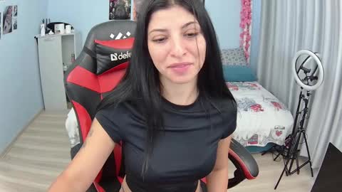 Snapshot of small_horny_girl chatting on 24, 9, 2025 small_horny_girl online show from 24, 9, 2025