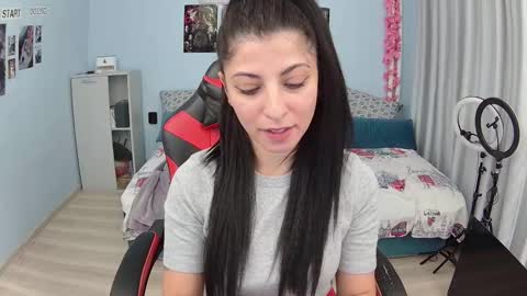 Snapshot of small_horny_girl chatting on 21, 10, 2025 small_horny_girl online show from 21, 10, 2025