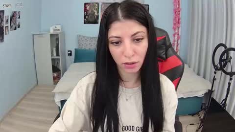 Snapshot of small_horny_girl chatting on 29, 10, 2025 small_horny_girl online show from 29, 10, 2025