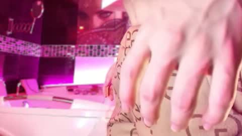 Small Hot19 online show from 9, 1, 2026