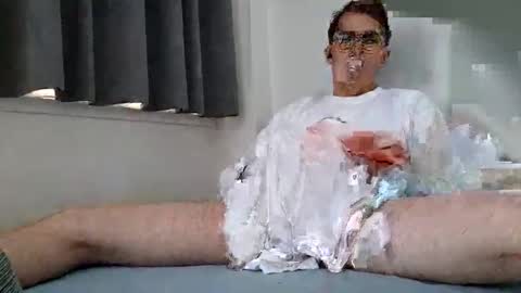 Snapshot of smalldickbigdreams23 chatting on 15, 12, 2024 smalldickbigdreams23 online show from 15, 12, 2024