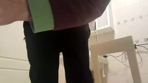 Snapshot of smallone8825 chatting on 10, 1, 2026 smallone8825 online show from 10, 1, 2026