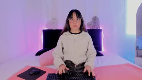 smallsweets_ online show from 9, 9, 2025